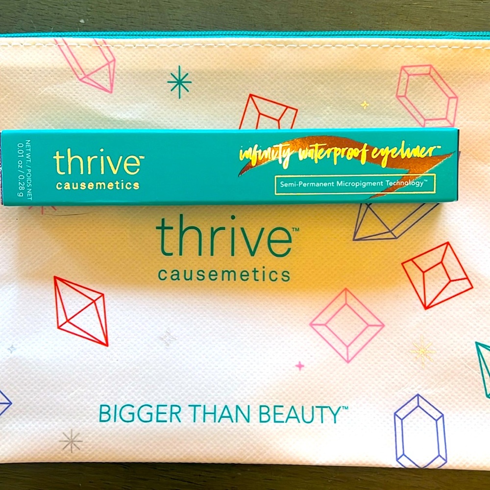 Thrive Causemetics Infinity eyeliner in color Alondra